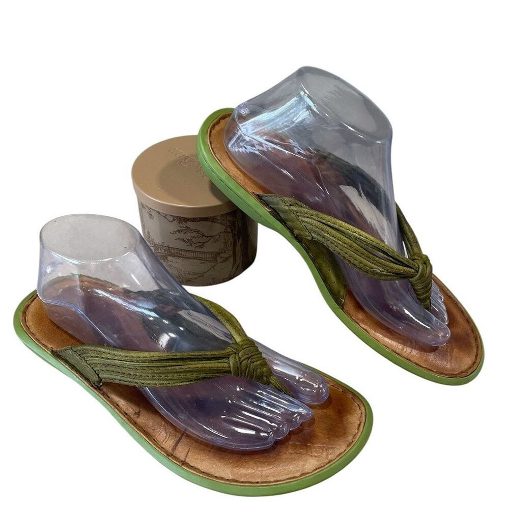 Born BOC Sandals Women’s Size 9 Green Leather Open Toe Slip On Thong Strappy